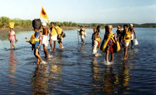 Pada Yatra pilgrims crossing Sambaltivu Lagoon