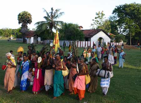 Pada Yatra pilgrims set out from Verugal Chitra Vel Ayudha Swami Kovil in 2005